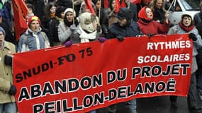 Enseignants manifestant à Paris contre les futurs rythmes scolaires, mardi 22 janvier 2013