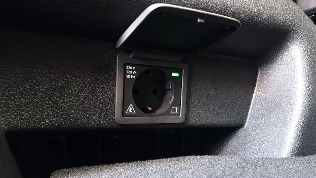 Une prise 220V vraiment pratique.