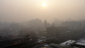 Vue de Pékin recouverte d'un nuage de pollution, en 2007.
