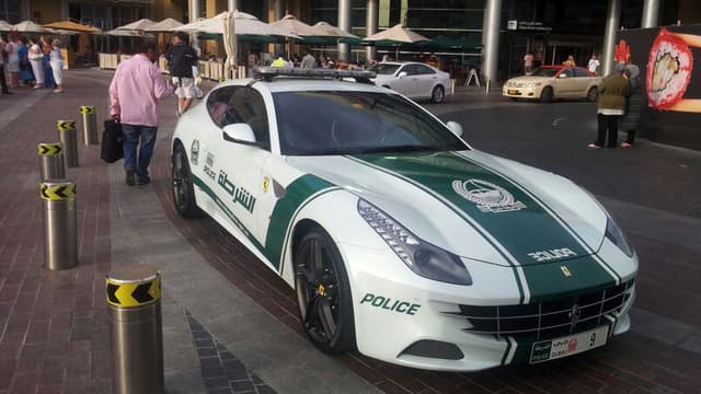 A Dubaï, les forces de l'ordre disposent d'un garage évoquant celui d'un milliardaire
