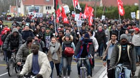 Les manifestants ont défilé de la "jungle" vers le centre-ville de Calais, en soutien aux migrants.