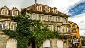 Pour les 1% les plus aisés, le patrimoine immobilier représente 36% de leur fortune contre 62% pour l'ensemble des ménages.