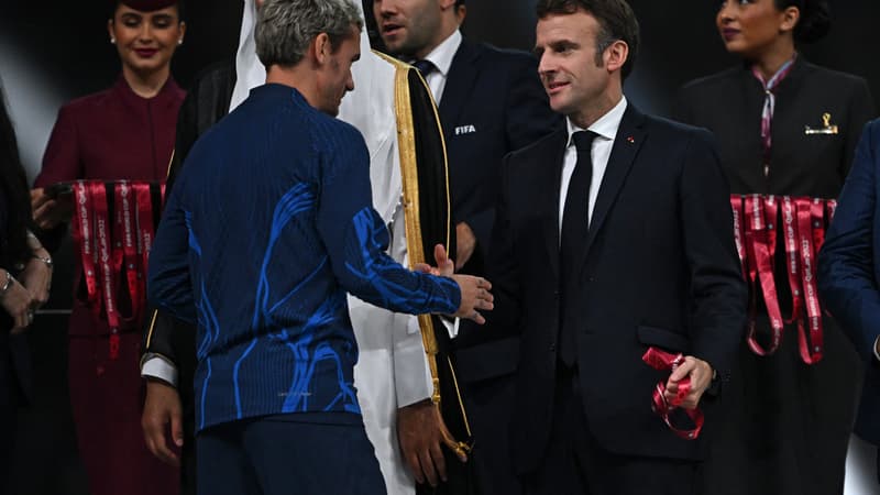 Emmanuel Macron recevra les Bleus à l’Élysée « dans quelques semaines en fonction de leur calendrier »
