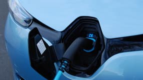Désormais, la Renault Zoe peut se recharger sur une prise secteur.
