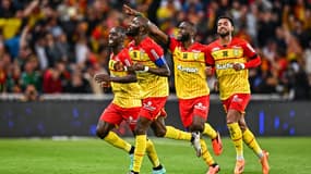 Les Lensois autour de Fofana