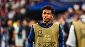 Boubacar Kamara à l'échauffement face à la Grèce, le 19 juin 2023.