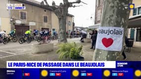 Beaujolais: les spectateurs rassemblés pour assister au passage des cyclistes du Paris-Nice