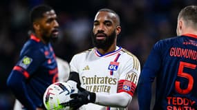L'attaquant de l'OL Alexandre Lacazette face à Lille