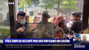 Une manifestation d'agriculteurs est en cours au siège de Pôle emploi à Paris