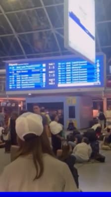La galère des voyageurs SNCF de la ligne Paris-Lyon-Marseille à la suite d'un incident électrique 