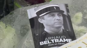 “C’est un héros”: les habitants de Trèbes rendent hommage à Arnaud Beltrame