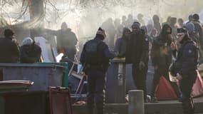 Evacuation par la police de consommateurs de crack d'un campement de fortune Porte de la Villette à Paris, le 24 janvier 2022 (image d'illustration)
