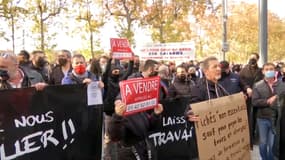 Des commerçants et des restaurateurs lyonnais demandent la réouverture de leurs établissements.