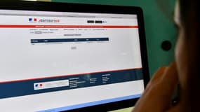 Les lycéens de terminale et les jeunes en réorientation vont pouvoir finaliser leur dossier et compléter leurs voeux sur Parcoursup jusqu'à vendredi au lieu de jeudi