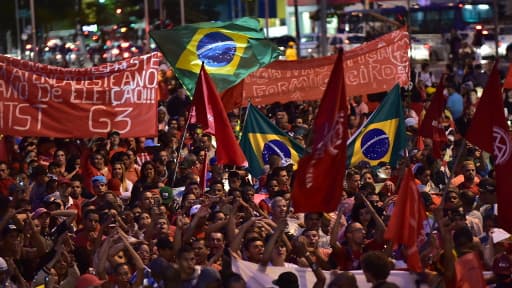 Entre 15.000 et 30.000 Brésiliens sont descendus dans la rue, à Sao Paulo, pour protester contre la Coupe du monde.