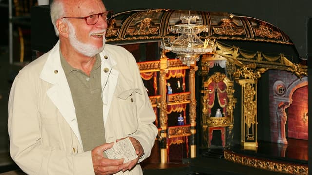 Hal Prince en 2006