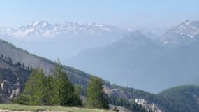 Le ciel enfumé observé dans les Hautes-Alpes ce mardi 10 juin lié aux incendies au Canada la semaine dernière