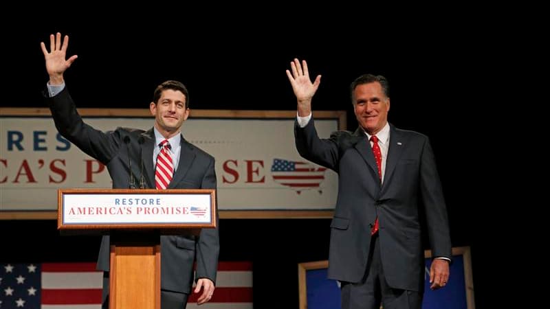 Mitt Romney, candidat du Parti républicain à l'élection présidentielle du 6 novembre aux Etats-Unis, a annoncé samedi avoir choisi le représentant du Wisconsin Paul Ryan (à gauche), président de l'influente commission du Budget à la Chambre basse du Congr