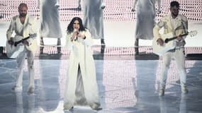 Laura Pausini sur la scène de l'Eurovision le 14 mai 2022.