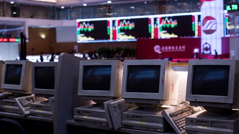 La bourse de Shanghai affiche porte close ce lundi après une chute de 7%. 