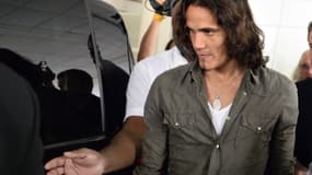 Edinson Cavani à son arrivée à l’hôpital de la Pitié-Salpêtrière