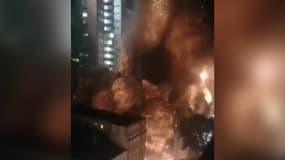 Une tour en feu s’effondre en plein centre de Sao Paulo
