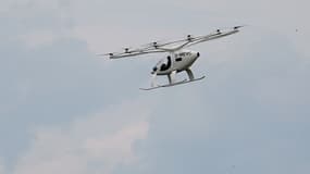 Un Volocity en vol au Bourget
