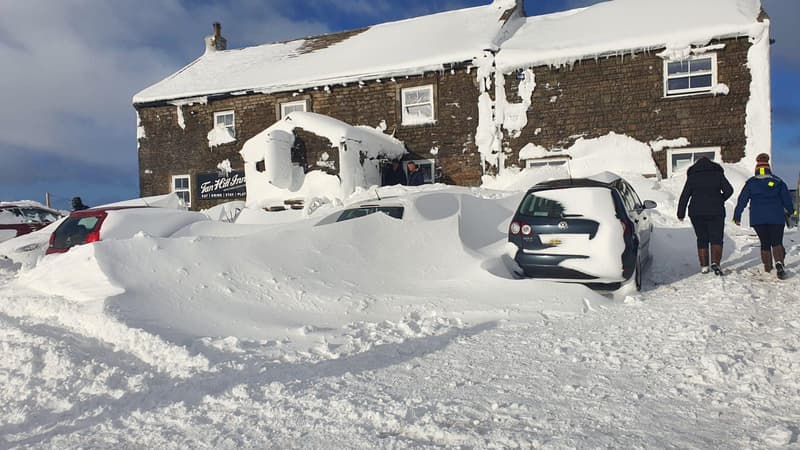 L'auberge recouverte de neige samedi dernier.