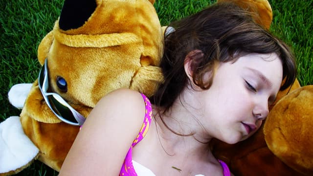 La Cour de cassation a ordonné jeudi l'exécution en France d'une décision de justice américaine selon laquelle un enfant adopté peut avoir pour parents deux personnes de même sexe, une décision importante en matière d'adoption par les couples homosexuels.
