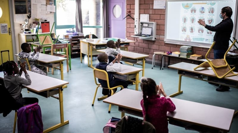 Reprise des cours dans une école de La Courneuve, en Seine-Saint-Denis, le 14 mai 2020
