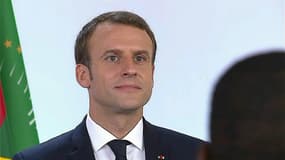 “Palinodie” et “poudre de Perlimpinpin”: la langue d’Emmanuel Macron