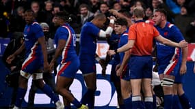 Le XV de France après son premier essai face à la Nouvelle-Zélande