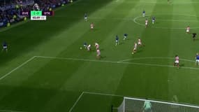 Rooney offre un premier succès à Everton (1-0)