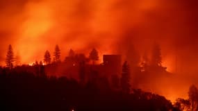 Le feu ravage l'environnement à Big Bend, en Californie, le 11 novembre 2018