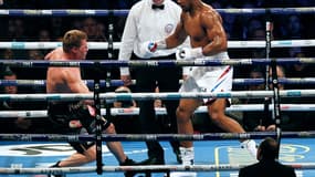 Anthony Joshua a mis KO Alexander Povetkin