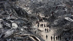 Des milliers de déplacés retournent à Gaza après le début du cessez-le-feu, le 19 janvier 2025