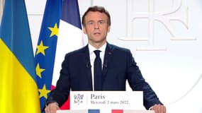 Emmanuel Macron lors de son allocution télévisée sur la guerre en Ukraine, le 2 mars 2022.