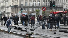 Des manifestants à Nantes (Loire-Atlantique) le mercredi 10 septembre pendant le mouvement "Bloquons tout".