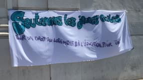 Une cinquantaine de mineurs isolés sont actuellement hébergés au sein de l'église Saint-Ferréol à Marseille. 