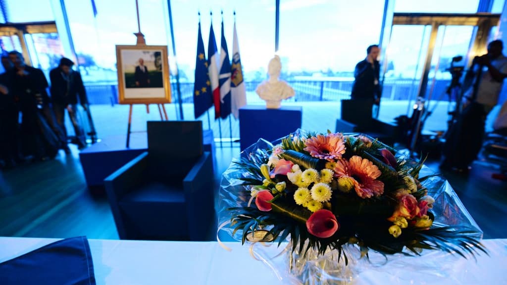 Les préparatifs dans la salle des rencontres avant le mariage entre Vincent Autin et Bruno Boileau Les préparatifs dans la salle des rencontres avant le mariage entre Vincent Autin et Bruno Boileau