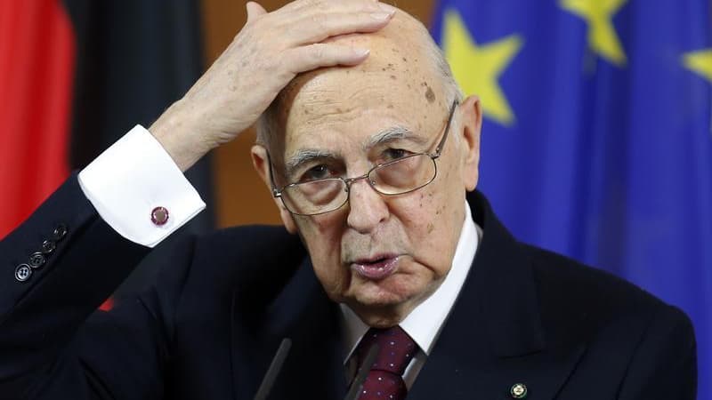 Le président italien Giorgio Napolitano n'exclut pas de démissionner immédiatement pour permettre la tenue de nouvelles élections et sortir le pays de l'impasse politique, a déclaré samedi une personne au fait du dossier. /Photo prise le 28 février 2013/R