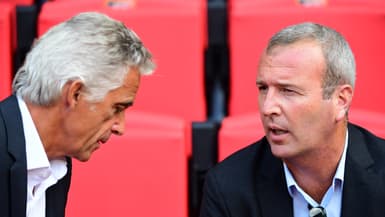 Le président de Nice Jean-Pierre Rivère (à gauche) en train d'échanger avec Julien Fournier