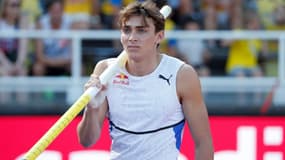 Le perchiste suédois Armand Duplantis lors de l'étape de Stockholm de la Ligue de Diamant d'athlétisme, le 4 juillet 2021 