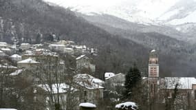 Vue du village enneigé de Bastelicaccia, en Corse-du-Sud, le 6 janvier 2021