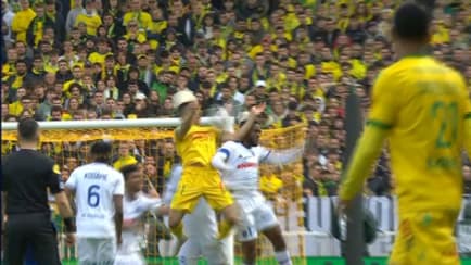 La potentielle main de Mostafa Mohamed lors de nantes-Troyes. La potentielle main de Mostafa Mohamed lors de nantes-Troyes.