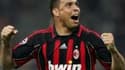 Ronaldo n'est plus sous contrat avec l'AC Milan mais Manchester City, le PSG et la Roma sont sur les rangs pour le récupérer à l'issue de sa convalescence