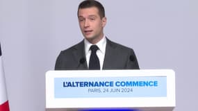 Jordan Bardella, président du Rassemblement national, le 24 juin 2024 à Paris lors d'une conférence de presse