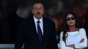 Le président azerbaïdjanais Ilham Aliev (g) et sa femme Mehriban Alieva, le 19 juin 2016 à Bakou