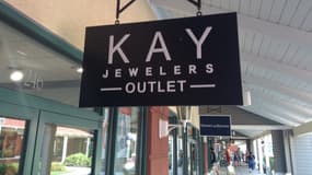 Les deux chaines de bijouterie Kay Jewelers et Jared The Galleria of Jewelry comptent quelque 1.500 points de ventes aux États-Unis.