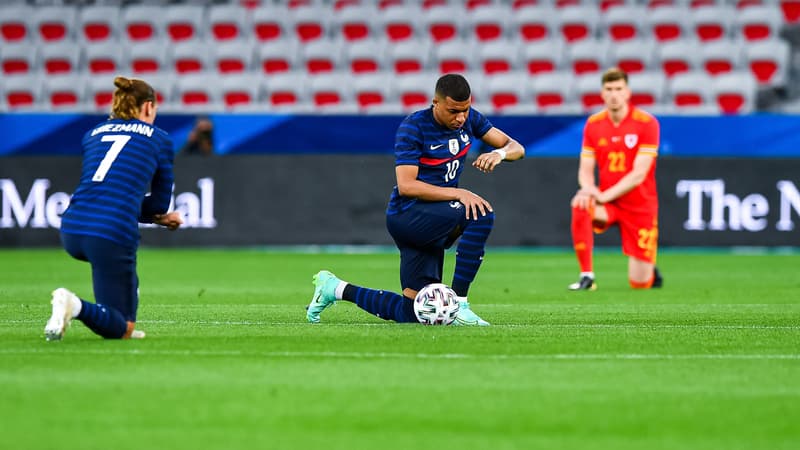 France-Allemagne: pourquoi les Bleus ont décidé de poser le genou à terre